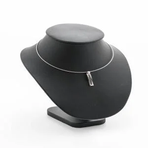 beautiful-luxury-necklace-jewelry-stand-neck-1