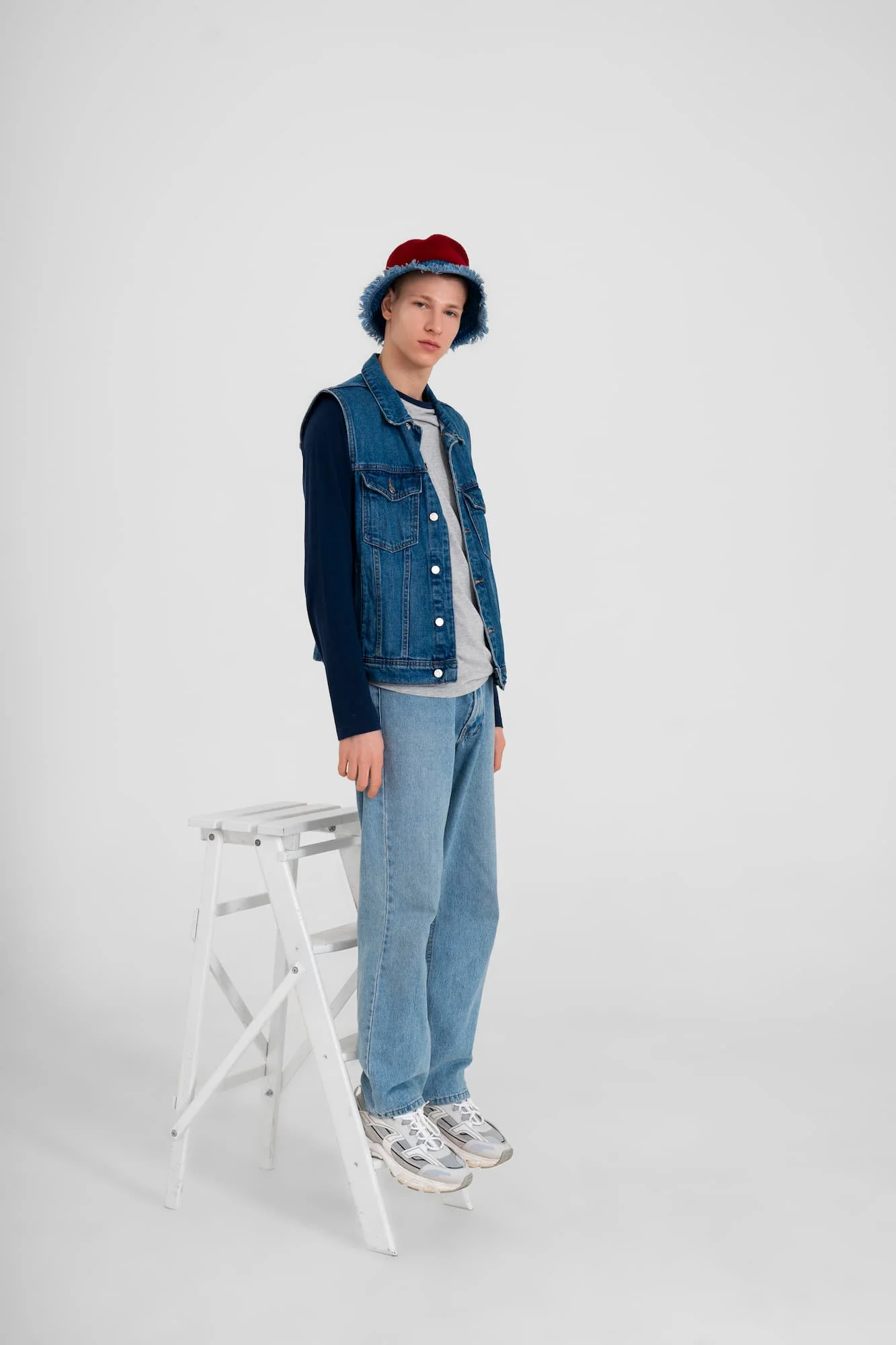 Thời trang nam 2 young-teenage-boy-wearing-denim-outfit-1